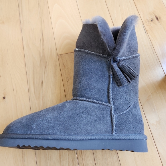 NEW ASPEN Ladies Suede Real Sheepskin Booties. Color- Charcoal, Size 7-8 - Picture 7 of 13